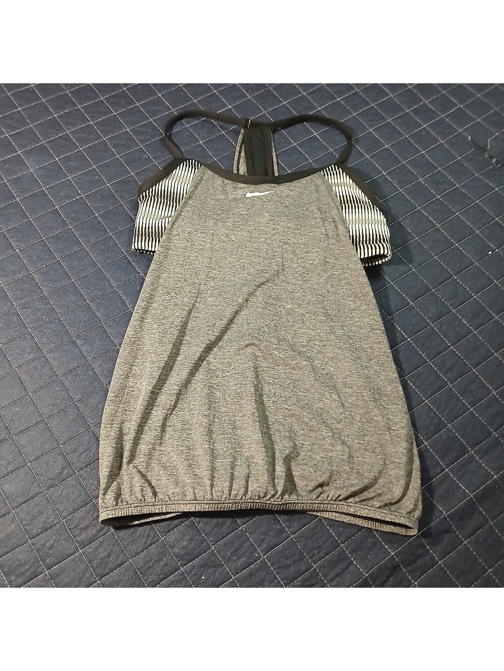 Nike Sporty Athletic Tank Top Gray Striped Racerback Built-In Bra S Small